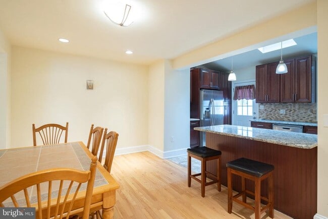 Photo - 110 Roxborough Ave
