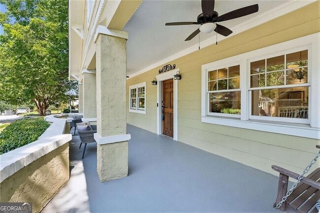 Photo - 805 Holmes St NW