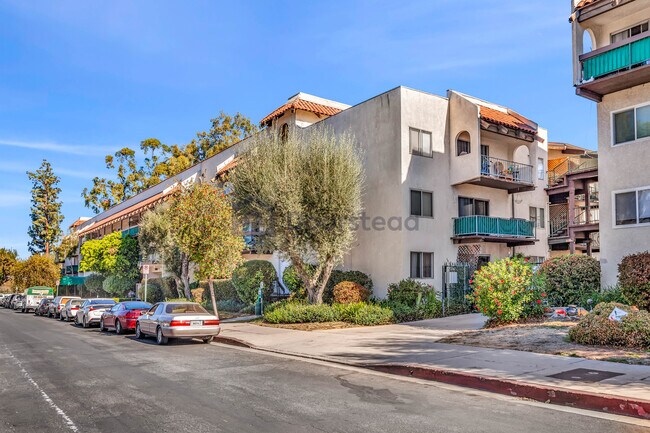 Photo - 5460 White Oak Ave Condominio Unidad H106