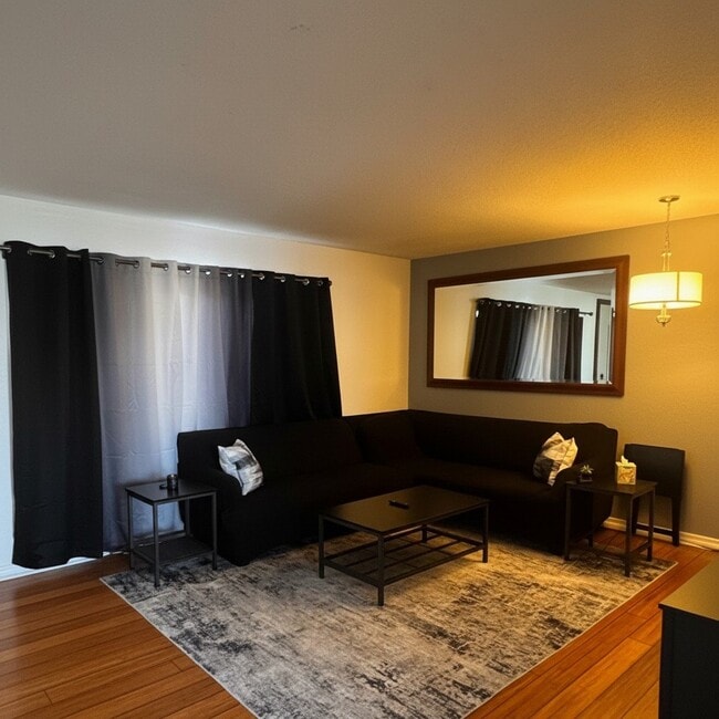 Building Photo - 1818 W 145th St Unit 10