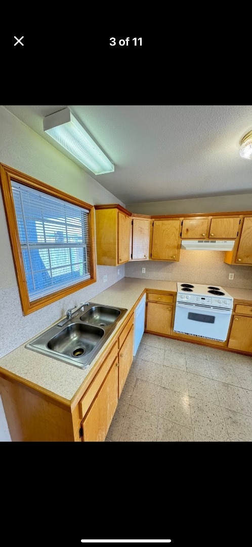 Photo - 1656 St John Bosco St