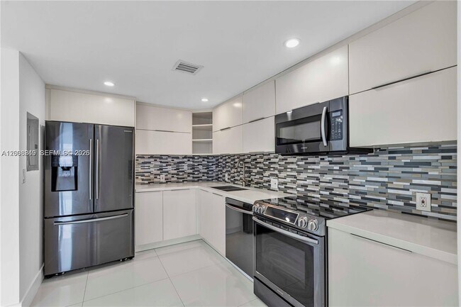 Photo - 100 Bayview Dr Unit 508