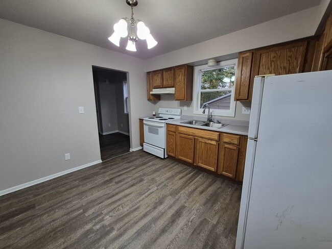 Photo - 3 Bedroom home with shed on corner lot ava...