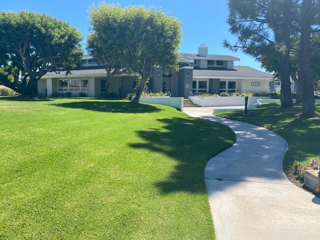 Leasing Center