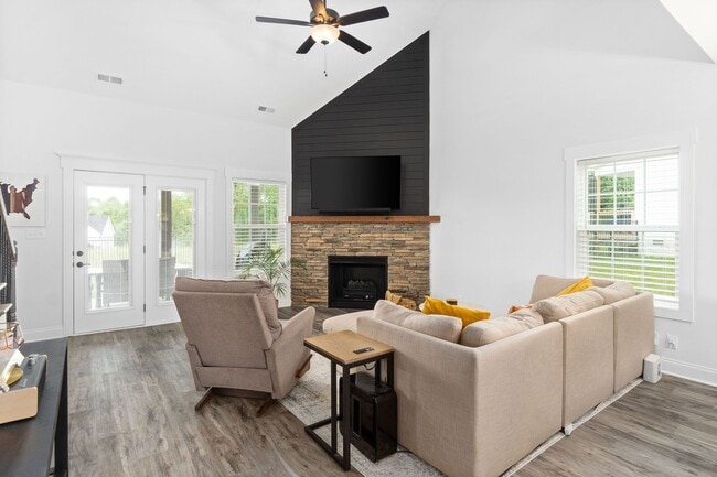 Photo - 281 Turkey Xing Ct