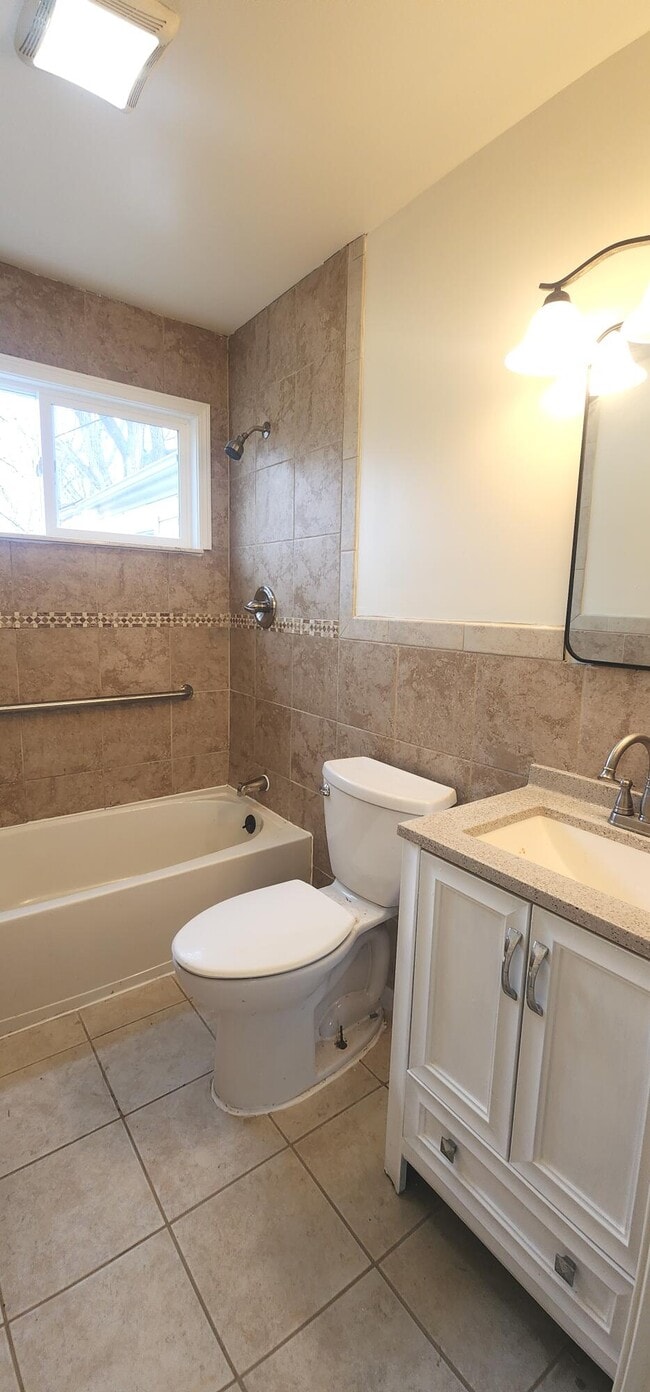 Photo - 952 Hunter Ave