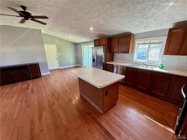 Photo - 114 Grandy Dr