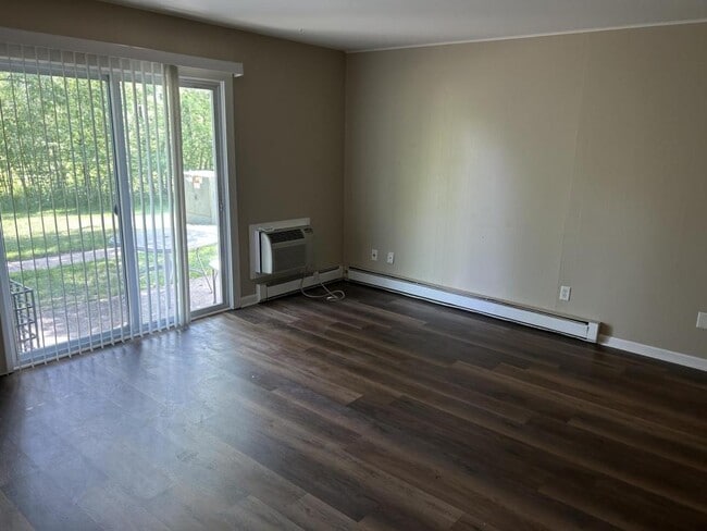 Photo - 6578 Lake Rd