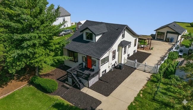 Photo - 503 N River Rd