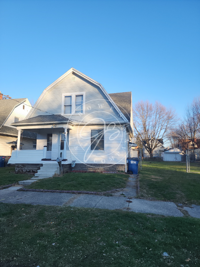 4 bed 2 bath in East Toledo on spacious co... - 4 bed 2 bath in East Toledo on spacious co... Apartamento