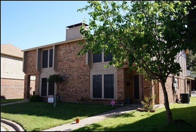 Beautiful grounds with plenty of space to barbeque and play maintained by management property.