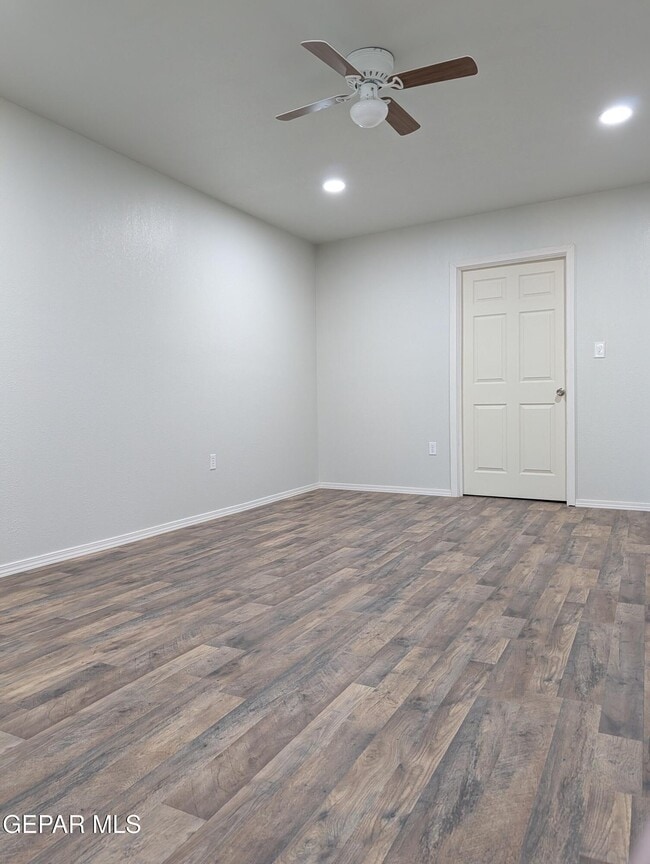 Photo - 8484 Alameda Ave