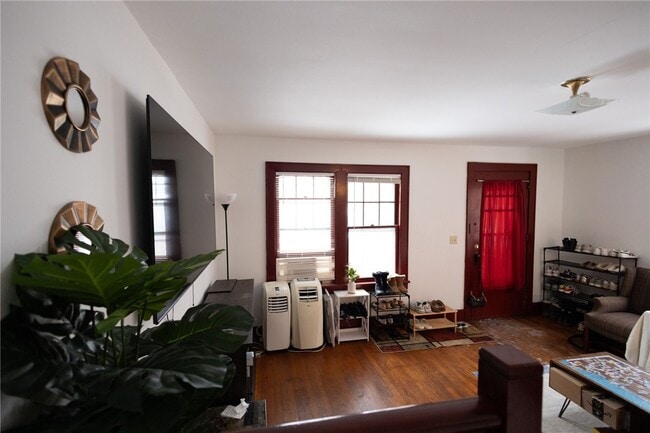 Photo - 610 Mitchell St