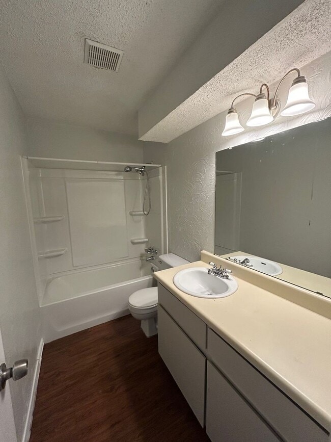 Casa Blanca - Casa Blanca Apartment Unit 202