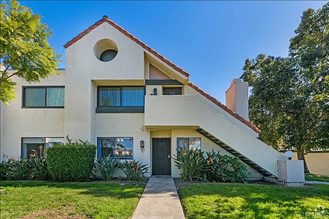 Building Photo - 329 N Melrose Dr Unit G Rental