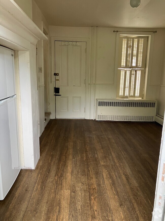 Building Photo - 228 W Franklin St Unit 7 Callowhill St Rental