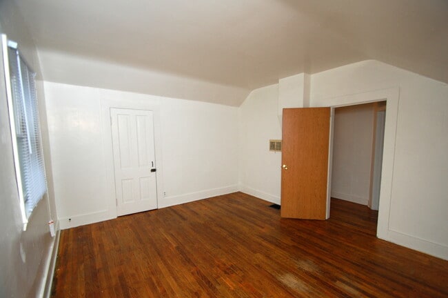Photo - 212-1/2 Washington Unit 212 1/2 E Washington