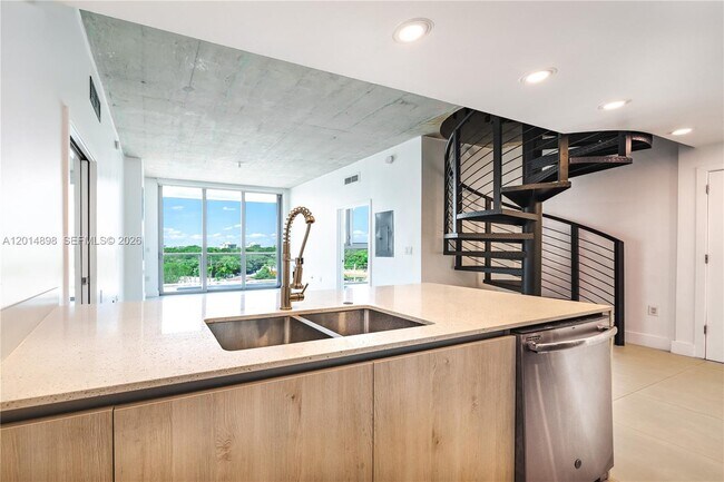 Photo - 13800 Highland Dr Unit PH4