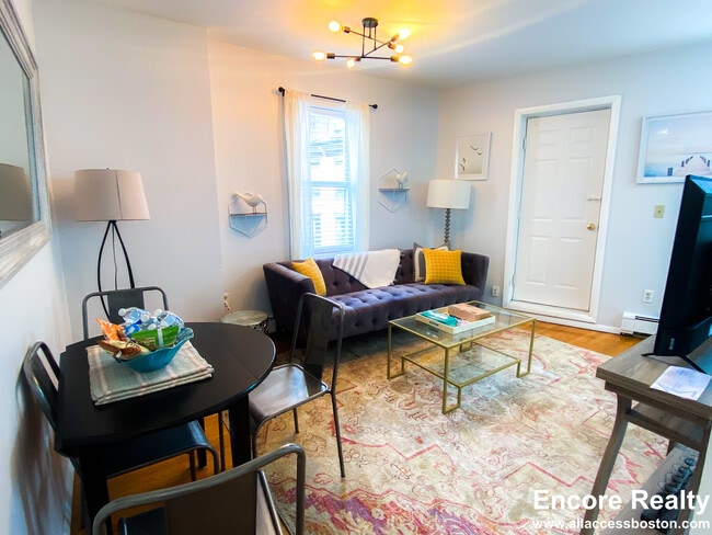 Building Photo - 1004 Tremont St Unit 2