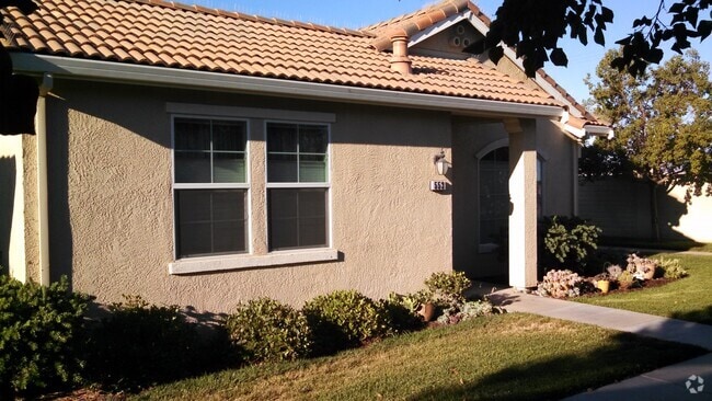 Building Photo - REDUCED!!! Is it Retirement Time for You? ... Rental