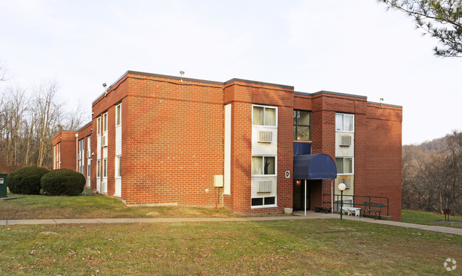 Building Photo - Pine Cone Village Rental