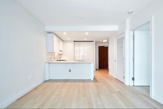 Photo - 133 Seaport Blvd Unit 1501