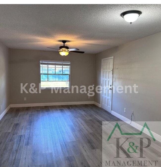 Photo - 515 Duchess Ct