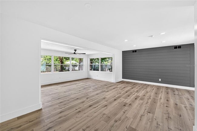 Photo - 2141 Indian Ave S