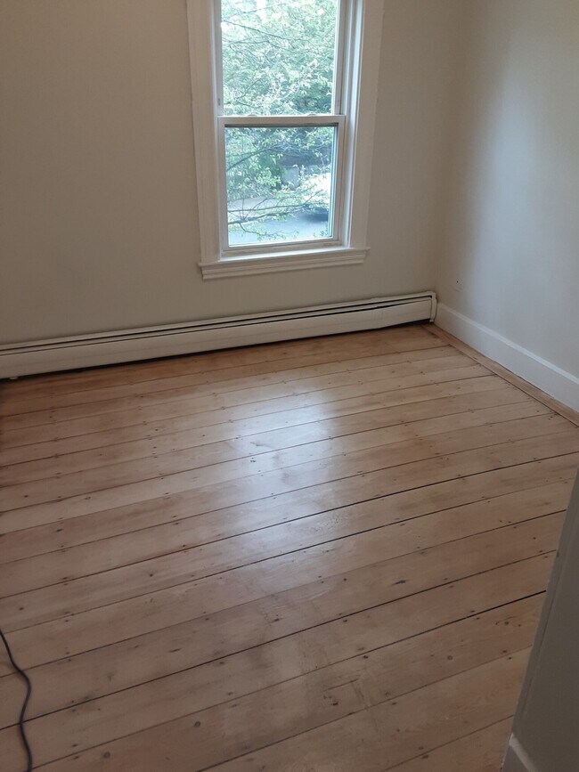 Photo - 24 Elliot Terrace