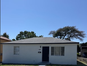 Building Photo - 814 39th St