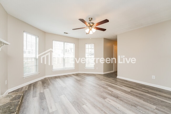 Photo - 5552 La Fleur Trail