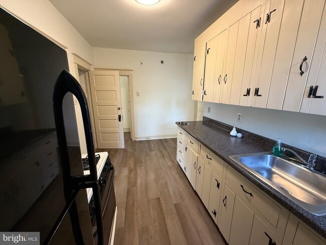 Photo - 305 W Wayne Ave