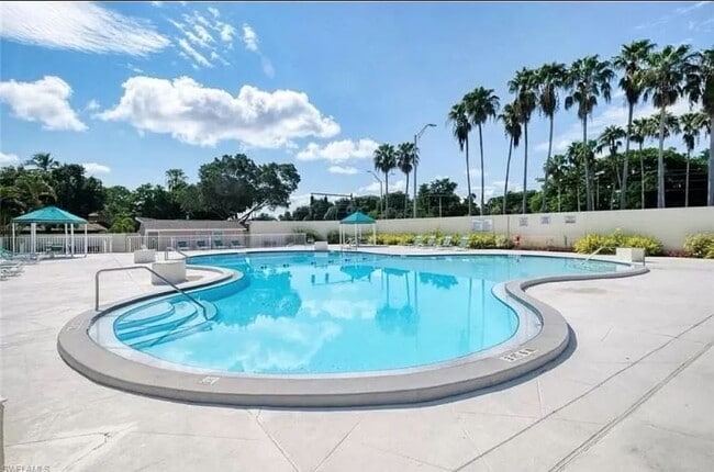 Photo - 4265 Island Cir