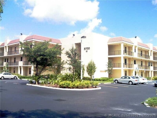Building Photo - 6729 Coral Lake Dr Unit 6729
