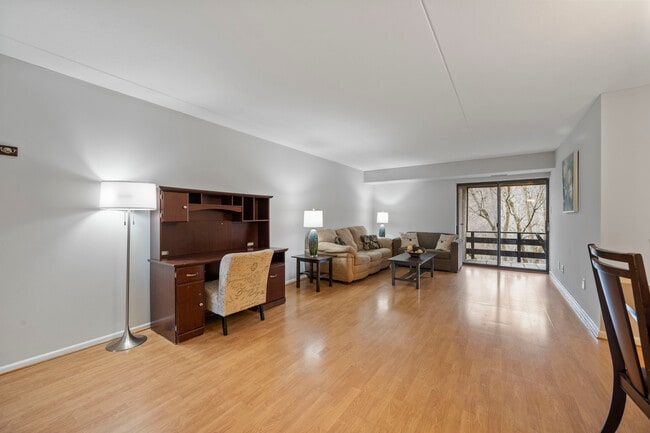 Building Photo - 253 Shawmont Ave Unit 253F