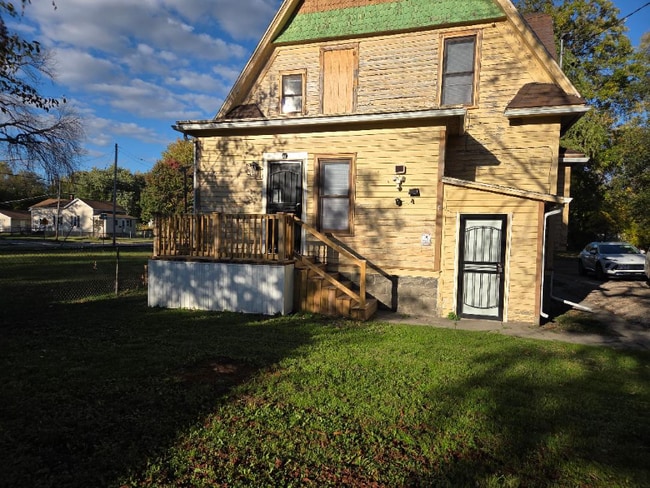 Photo - 717 Perry St