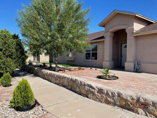 Building Photo - 3057 Manny Aguilera Dr