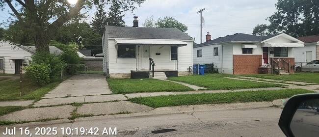Building Photo - 23631 Columbus Ave Rental