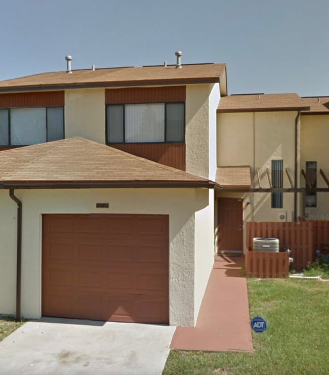 Building Photo - 16 Bogart Pl