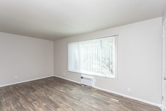 2BR, 1BA - 800SF - Living Room