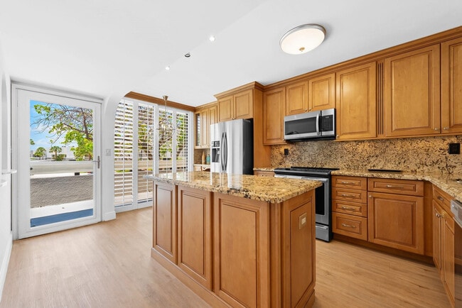 Photo - 1100 SE 5th Ct Unidad 33