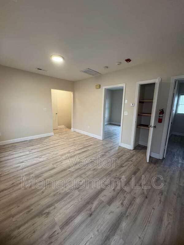 Photo - 2842 Dixwell Ave