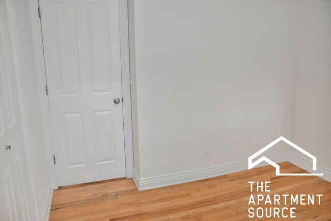 Photo - 1210 W Waveland Ave Unit 3