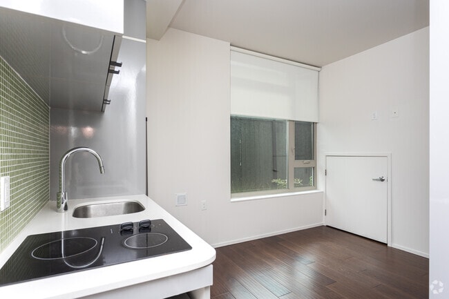 Studio - 202SF