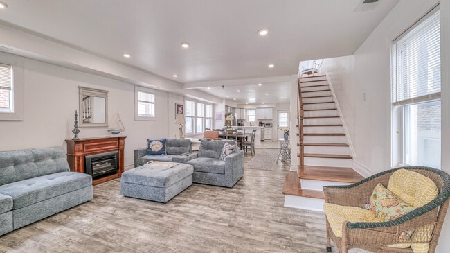 Photo - 14 N Vassar Sq