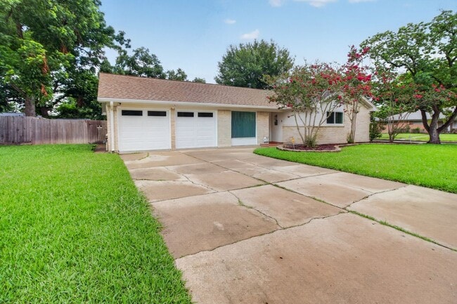 Photo - 5502 Effingham Dr