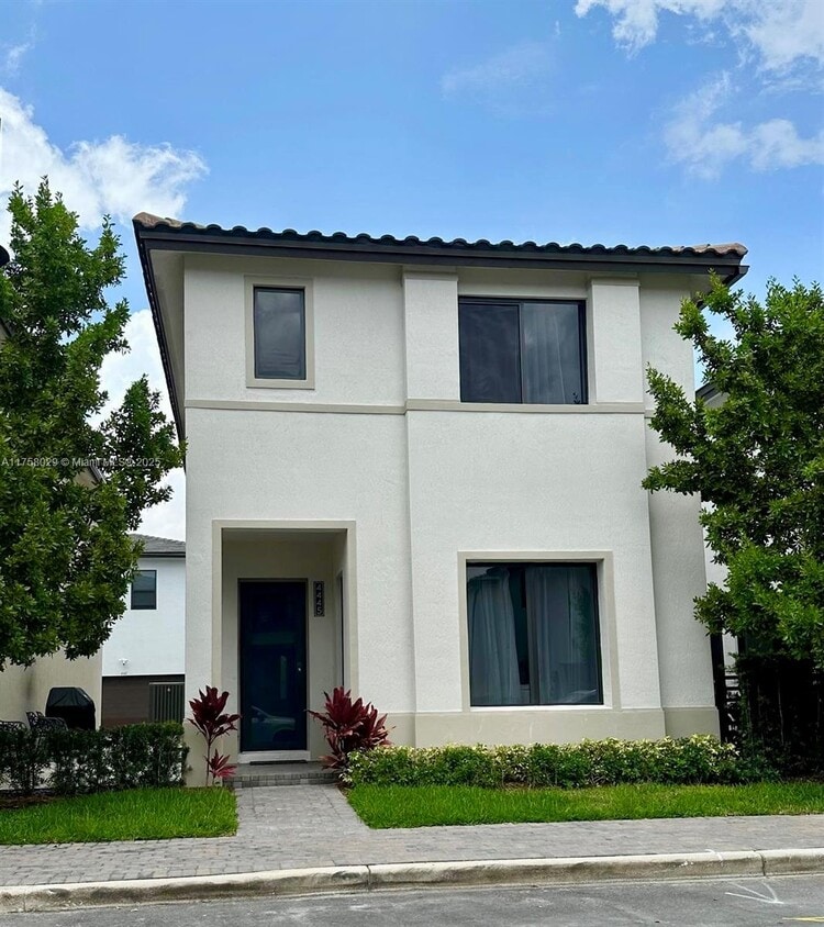 Photo - 4445 NW 82nd Ave (Doral, FL)