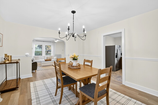 Building Photo - 1389 Mt Pleasant Rd