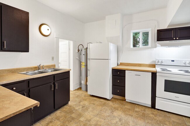 Photo - $1,000 Grocery Store Gift Card! 4 Bedroom, 1 bathroom Home in the York neighborhood for Rent!