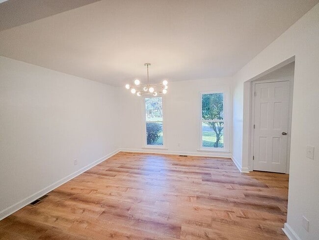 Photo - 104 Stratford Dr